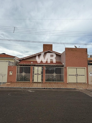 Casa de 3 quartos, 206m² no bairro Maria Parreira, em Itaú de Minas | Eu Corretor
