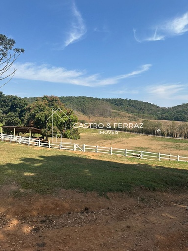 Fazenda/Sítios/Chácaras de 4 quartos, no bairro Centro, em Lagoinha | Eu Corretor
