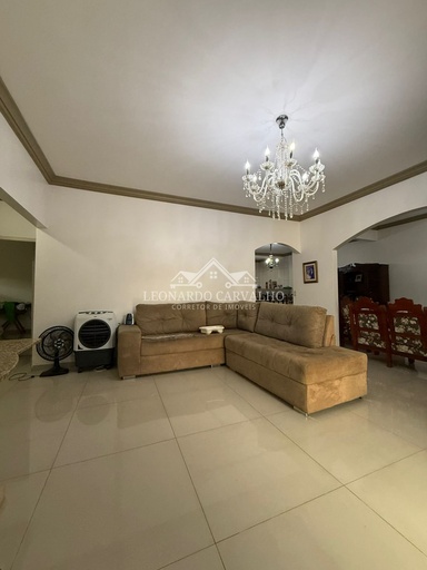 Casa de 3 quartos, no bairro turista 2, em Caldas Novas | Eu Corretor