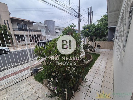 Casa de 3 quartos, no bairro Centro, em Balneário Camboriú | Eu Corretor