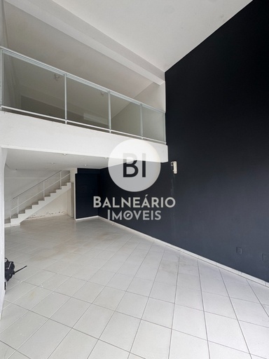 Sala Comercial no bairro Monte Alegre, em Camboriú | Eu Corretor