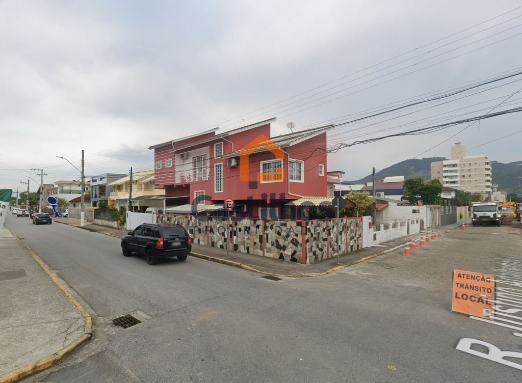 FACHADA.JPG