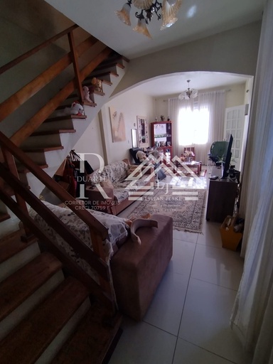 Sobrado de 3 quartos, no bairro Simões Lopes, em Pelotas | Eu Corretor