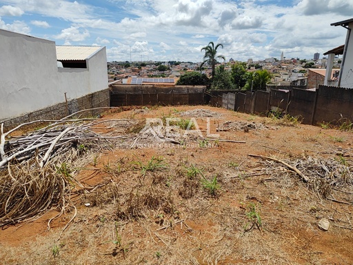 Lote/Terreno no bairro Alvorada, em Araxá | Eu Corretor