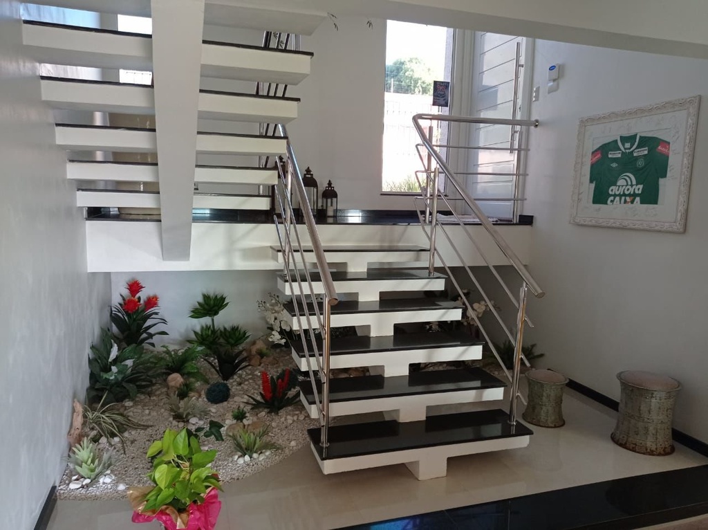 image_re_6417048.jpg