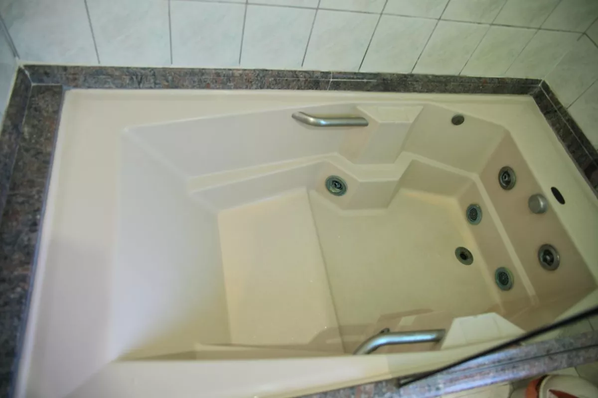original895208208-230.8545272394804IPEROSA032.webp