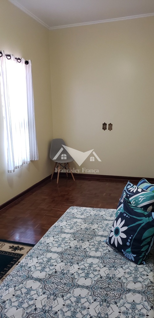QUARTO 4 B.jpg