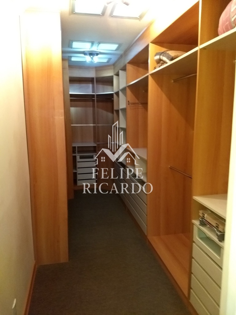 closed suite master.jpg