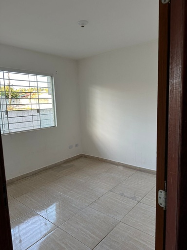 Casa de 2 quartos, no bairro Uvaranas, em Ponta Grossa | Eu Corretor