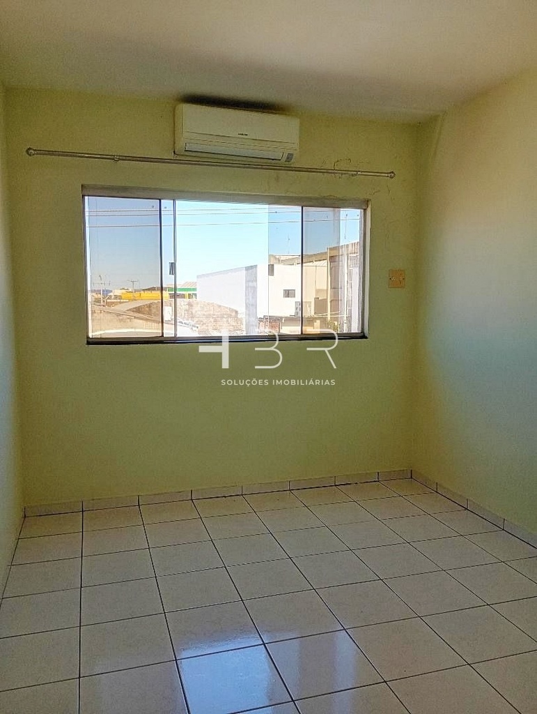 quarto janela.jpg
