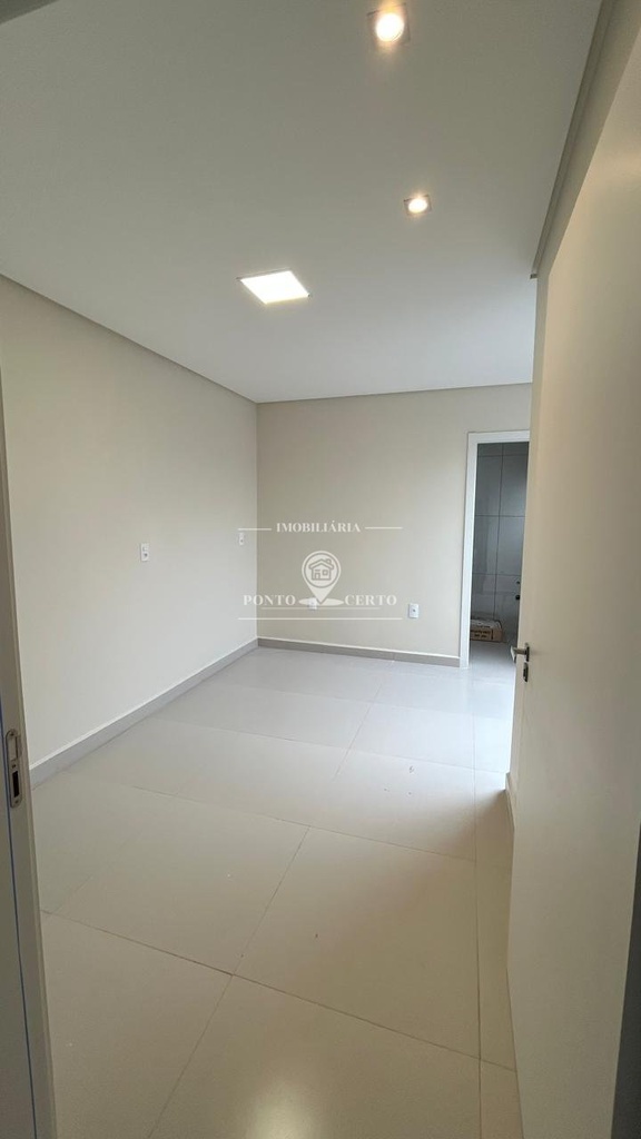 de32b1bb-f70f-4bb9-85de-429bcca35c6d.jpg