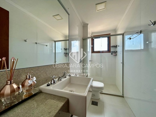 Apartamento de 4 quartos, no bairro Centro, em Santa Maria | Eu Corretor