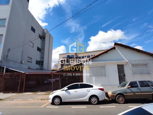Casa de 3 quartos, 450m² no bairro Santa Casa, em Passos | Eu Corretor