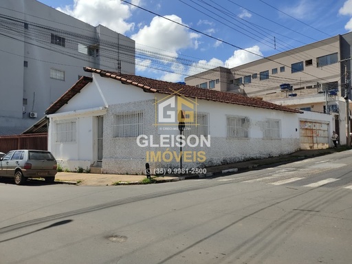 Casa de 3 quartos, 450m² no bairro Santa Casa, em Passos | Eu Corretor