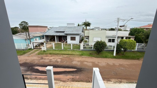 Sobrado de 2 quartos, no bairro Igra Sul, em Torres | Eu Corretor