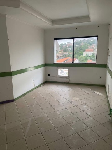Sala Comercial no bairro Bacaxá, em Saquarema | Eu Corretor