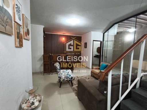 Casa de 4 quartos, 249m² no bairro Carmelo, em Passos | Eu Corretor