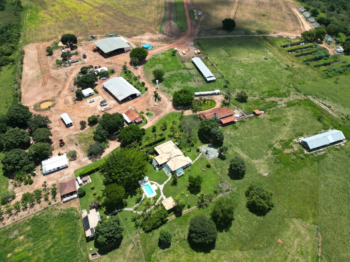 Fazenda/Sítios/Chácaras de 18520000m² no bairro Unaí, em Unaí | Eu Corretor