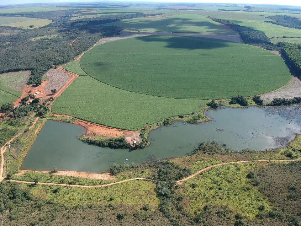 Fazenda/Sítios/Chácaras no bairro 664 hectares - Com pivôs, em Unaí | Eu Corretor