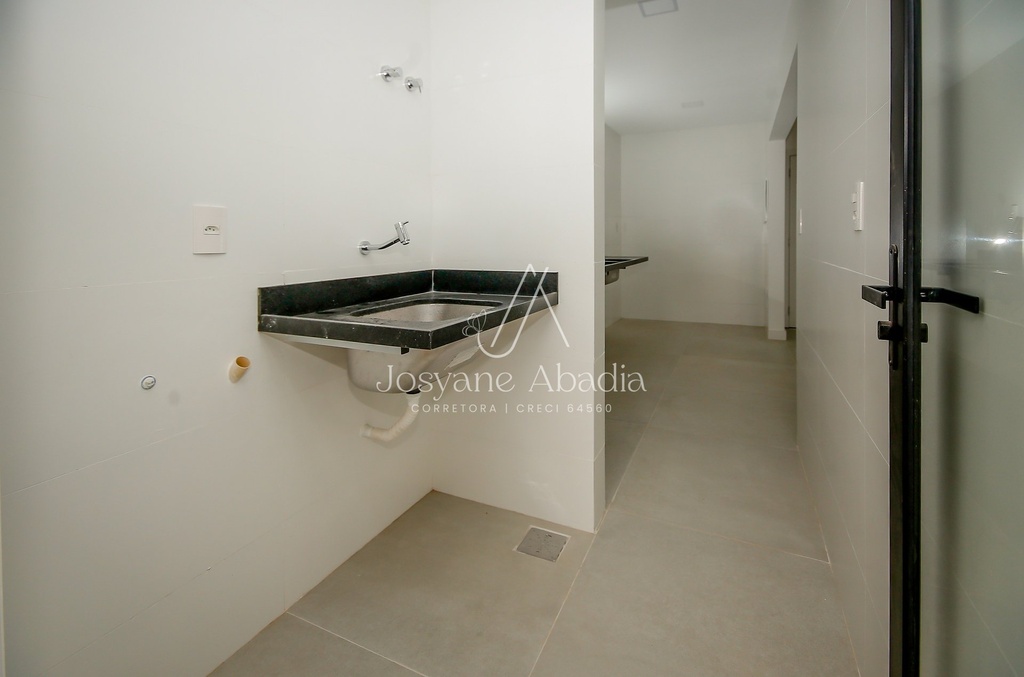 913cd17e-8fdc-4474-88fb-5deeee367308.jpg