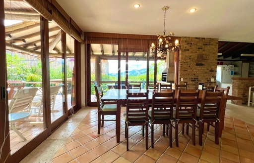 Casa de 4 quartos, 503m² no bairro Pedro do Rio, em Petrópolis | Eu Corretor