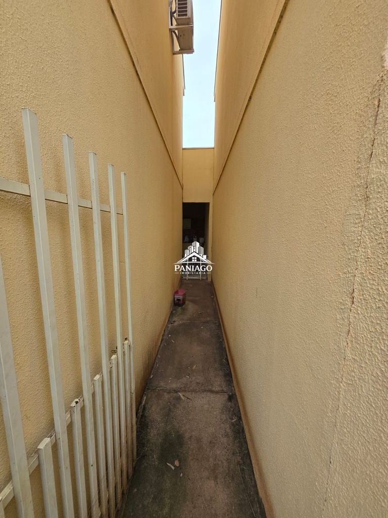 image_re_8625384.jpg