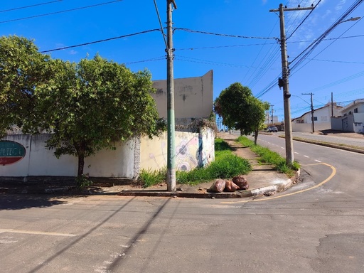 Lote/Terreno de 300m² no bairro Vila Rica , em Passos | Eu Corretor