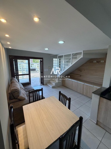 Sobrado de 2 quartos, 69m² no bairro Centro, em Tramandaí | Eu Corretor
