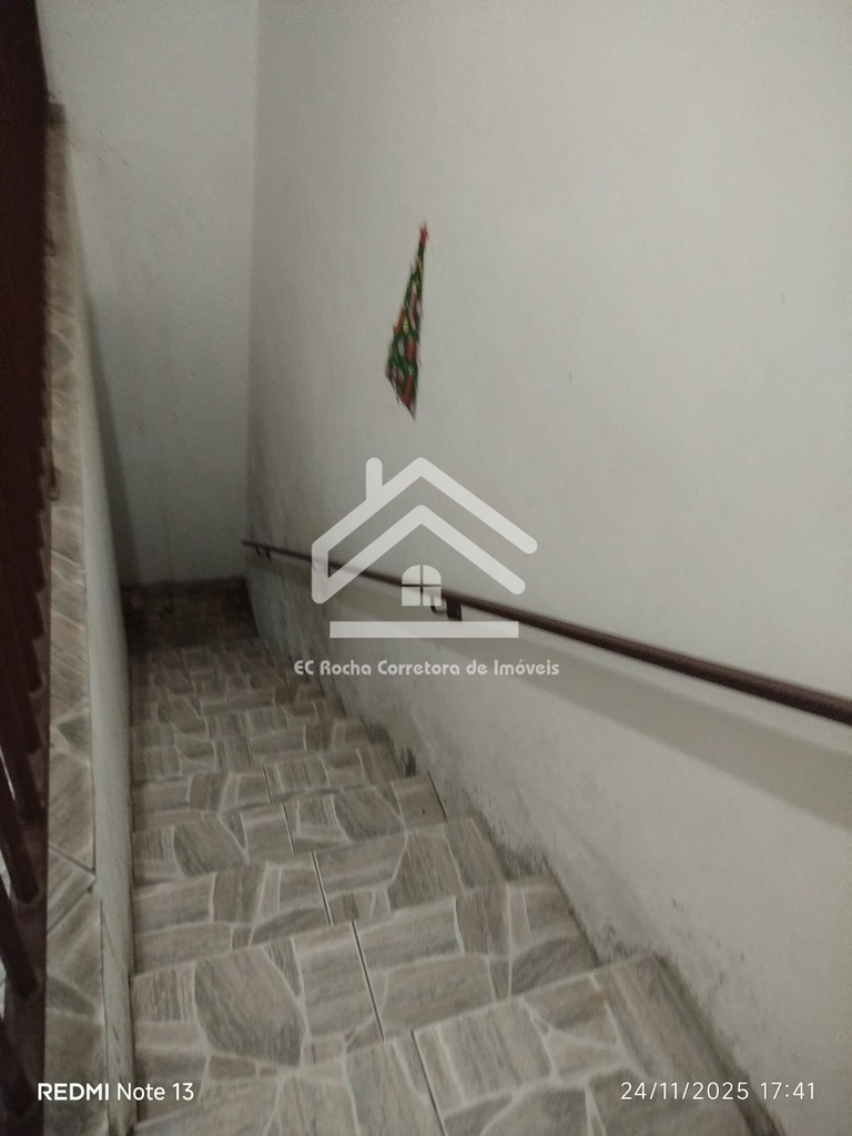 Casa a venda Amparo - escada.jpeg